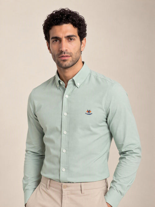 Camisa La Española verde menta 5/6422 puesta, modelo de frente | Almogávar Moda