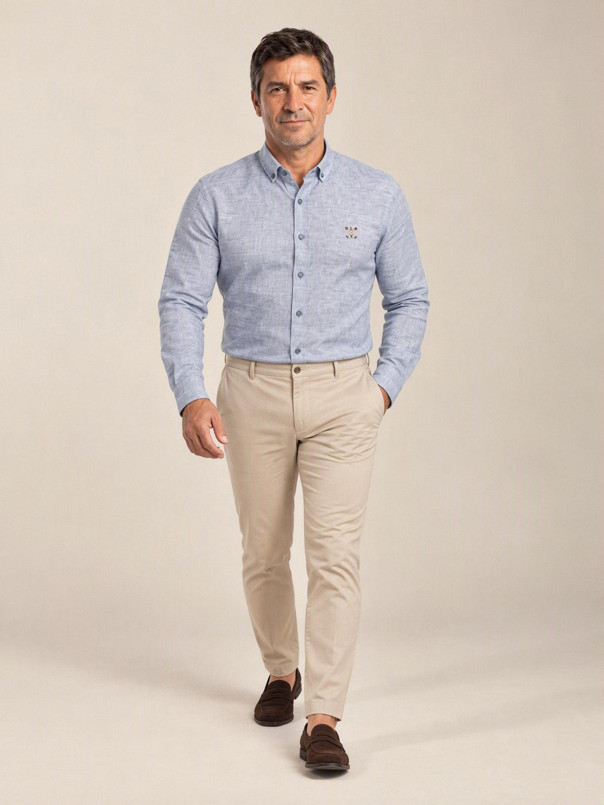 Camisa La Española cuello 400 5/6425, look completo con chino | Almogávar Moda