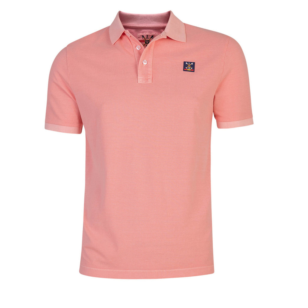 Polo de hombre color naranja coral en tejido premium de algodón con elastano, diseño clásico con cuello y botones, ideal para moda masculina de calidad.