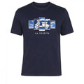 Camiseta azul marino para hombre con estampado de moto La Vespita y fondo de cielo, confeccionada en algodón y elastano de alta calidad para moda masculina premium.