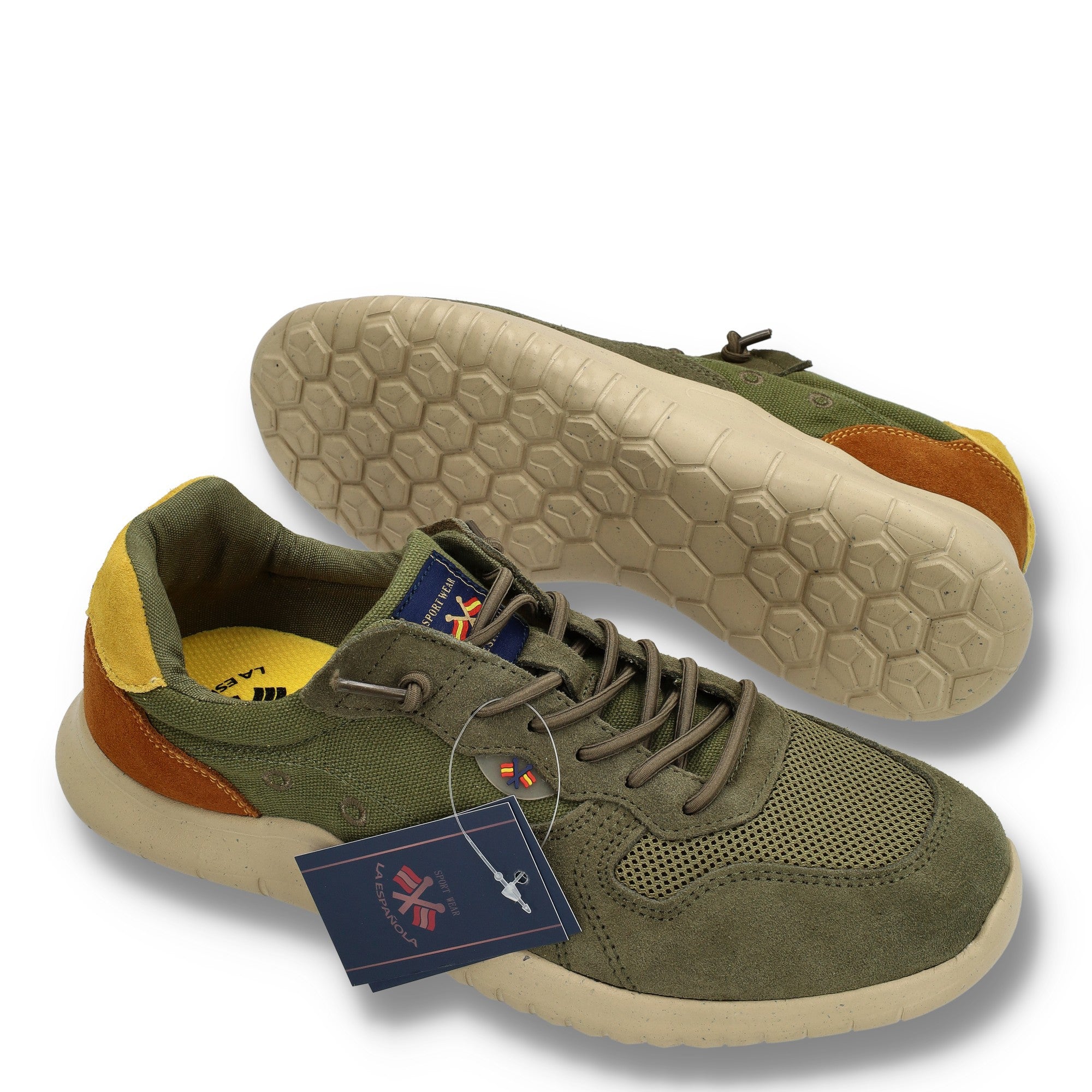 Zapatillas deportivas en color kaki con combinación de materiales malla, gamuzado y cuero, diseño cómodo y versátil para moda masculina premium.