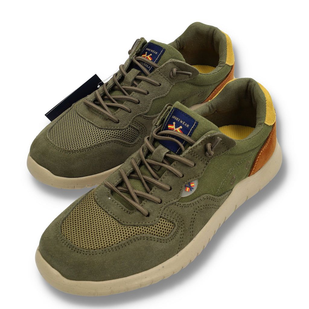 Zapatillas estilo sneakers en color kaki con combinación de malla, gamuzado y cuero, diseñadas para moda masculina premium con máximo confort y estilo.